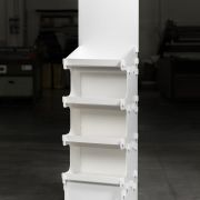 Espositore a ripiani in polipropilene SERIARS