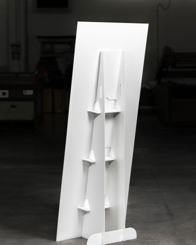 Display da terra pieghevole a una facciata