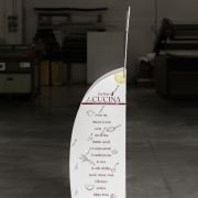 Espositore per riviste e cataloghi in polipropilene personalizzabile SERIARS